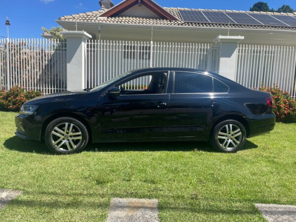 Volkswagen Jetta Comfortline 1.4 TSI 16V 4P Aut. 2017
