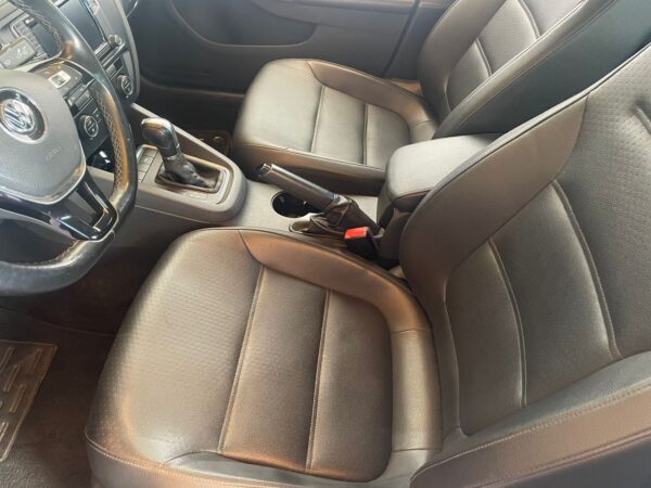 Volkswagen Jetta Comfortline 1.4 TSI 16V 4P Aut. 2017