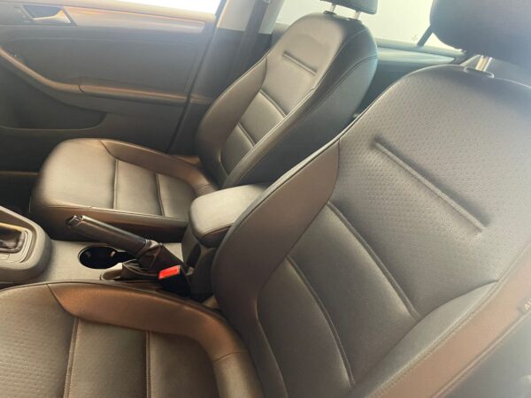 Volkswagen Jetta Comfortline 1.4 TSI 16V 4P Aut. 2017