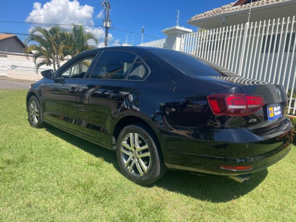 Volkswagen Jetta Comfortline 1.4 TSI 16V 4P Aut. 2017