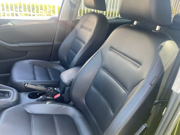 Volkswagen Jetta Comfortline 1.4 TSI 16V 4P Aut. 2017