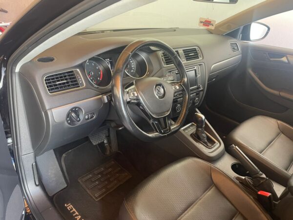 Volkswagen Jetta Comfortline 1.4 TSI 16V 4P Aut. 2017