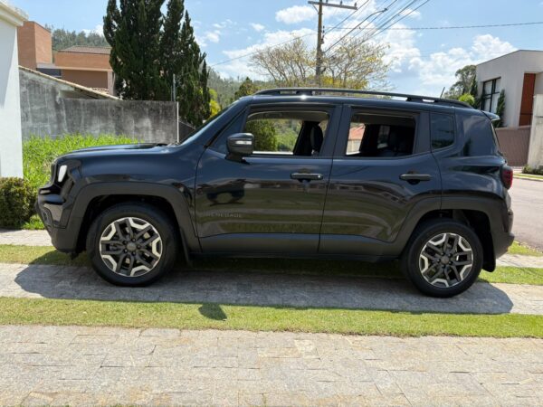 WhatsApp Image 2026-09-29 at 15.13.51 (2) Renegade Sport Altitude T270 1.3 Turbo 2025