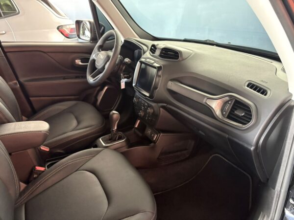 WhatsApp Image 2026-09-29 at 15.13.54 Renegade Sport Altitude T270 1.3 Turbo 2025