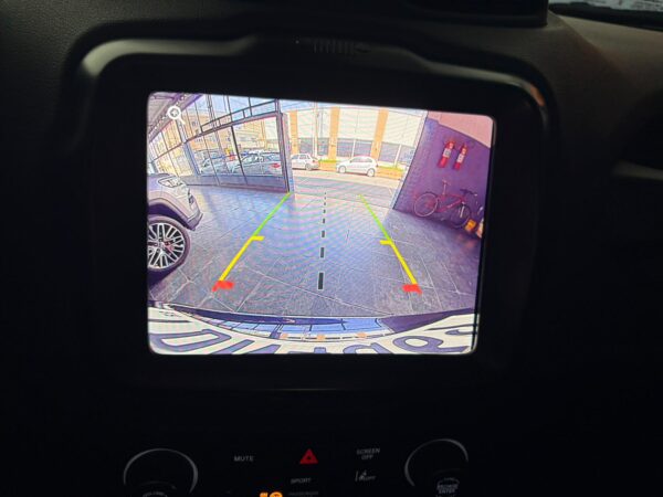 WhatsApp Image 2026-09-29 at 15.13.56 (1) Renegade Sport Altitude T270 1.3 Turbo 2025